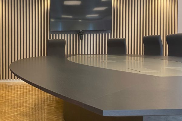 Mesa de juntas. BK Contract.