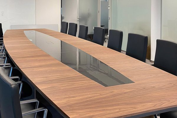 Mesa de reuniones a medida. BK Contract.