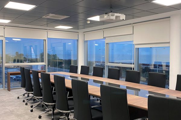 Mesa de reuniones a medida. BK Contract.