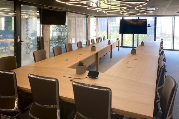 Mesa de reuniones a medida. BK Contract.