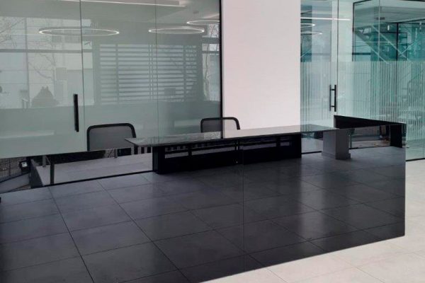 Mostrador de recepción a medida. BK Contract.